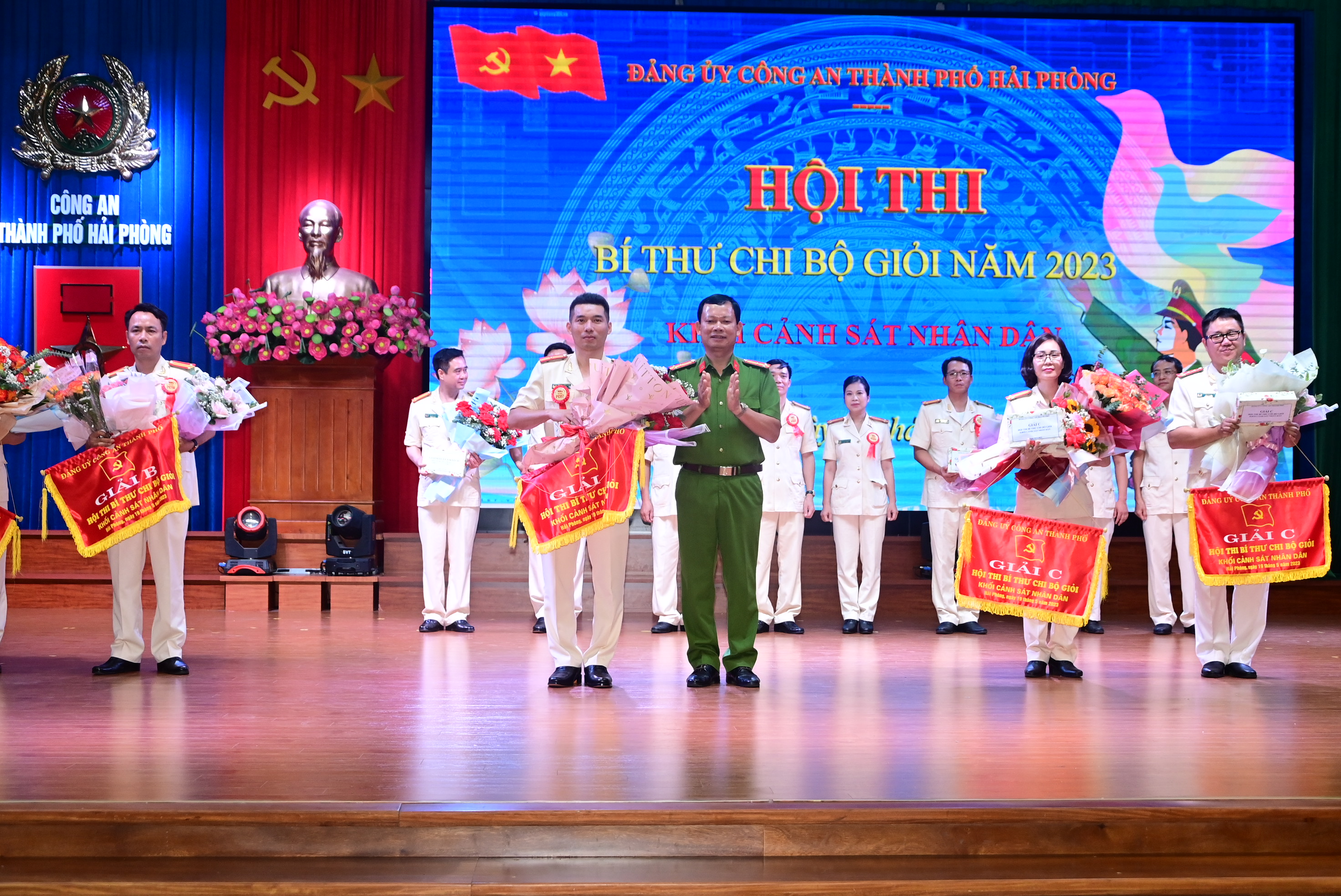 Hội thi Bí thư Chi bộ giỏi – Khối Cảnh sát nhân dân CATP: Thí sinh Đảng bộ Phòng Cảnh sát PCCC&CNCH đạt giải A